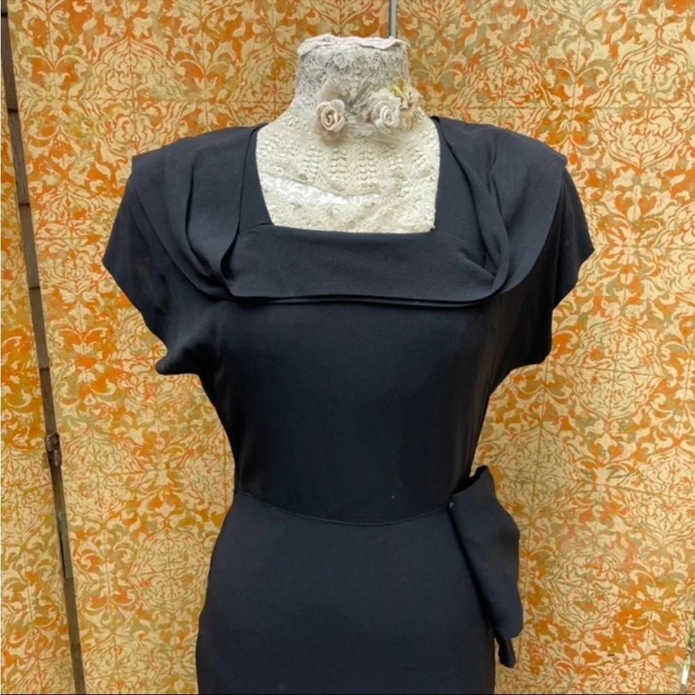 Vintage 1940s Rayon Dress - Picture 4 of 11